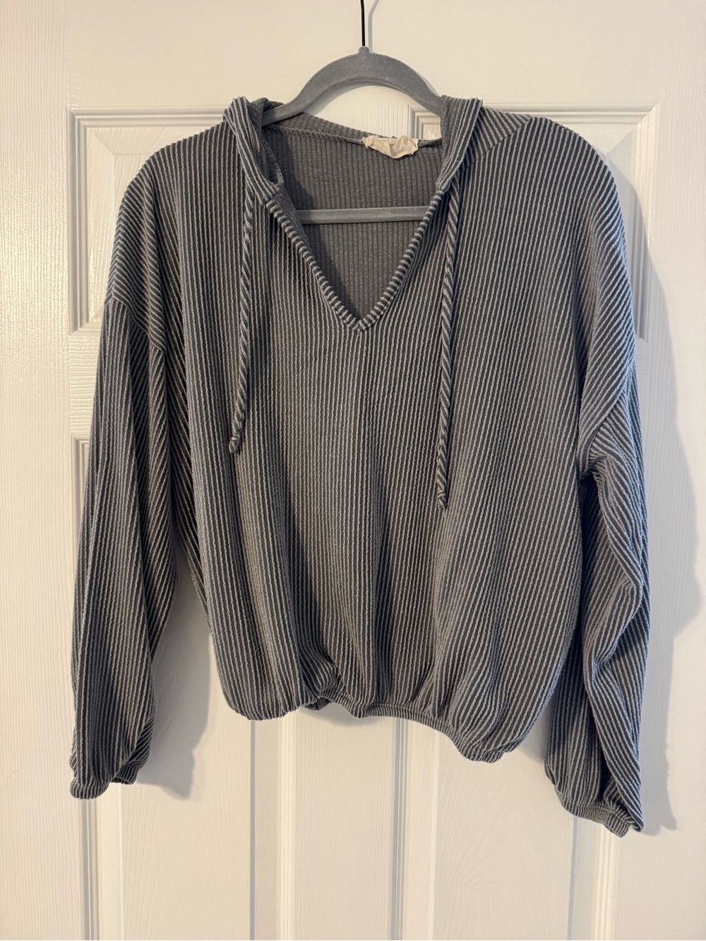 Relaxed Gray V-Neck Hooded Ribbed Sweater